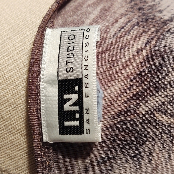 I.N. San Francisco Feather Design Sparkly Gray Top - Picture 7 of 7